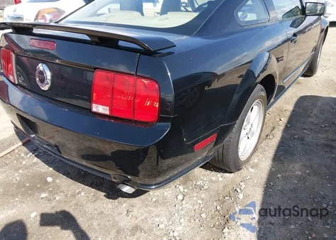 2007 Ford Mustang Gt Deluxe/Gt Premium из США, поврежденный, VIN 1ZVFT82H375261488
